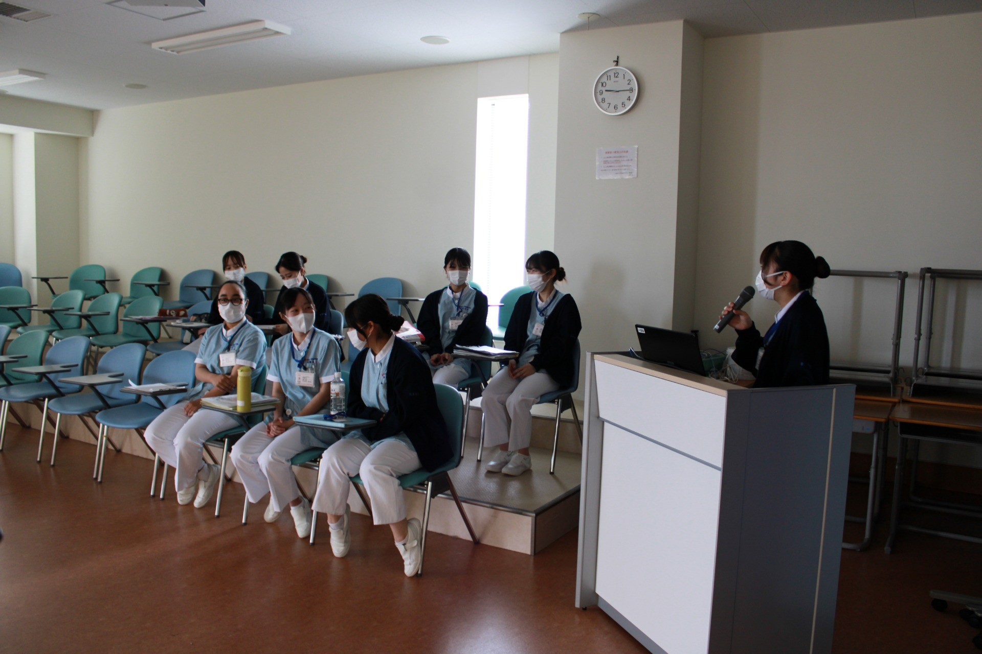 お母さん教室の演習風景②